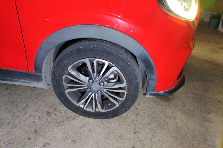 零跑汽车 零跑T03 2021款 400舒享版车身外观10