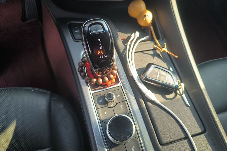 凯迪拉克CT5 2023款 28T 豪华型（标准版）中控内饰18