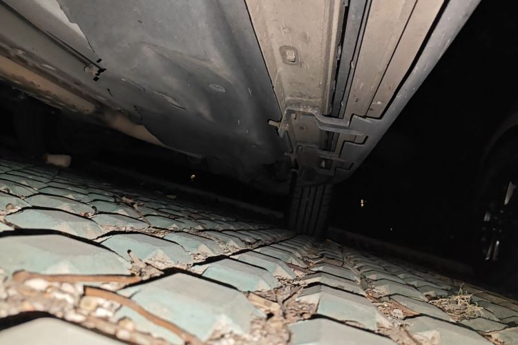 Jeep 自由光 2016款 2.0L 优越版局部细节9004