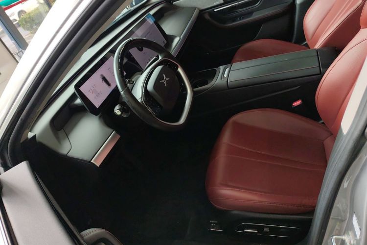 小鹏P7 2022款 670N+中控内饰19