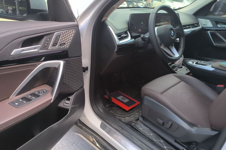 宝马X1 2023款 sDrive25Li X设计套装中控内饰20