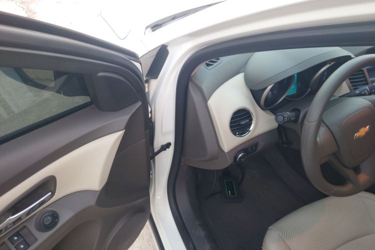 雪佛兰 科鲁兹 2015款 1.5L 经典 SE MT中控内饰7003