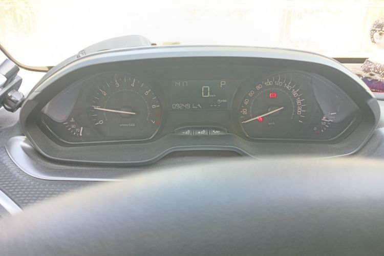 标致2008 2015款 1.6L 自动玩酷版中控内饰14