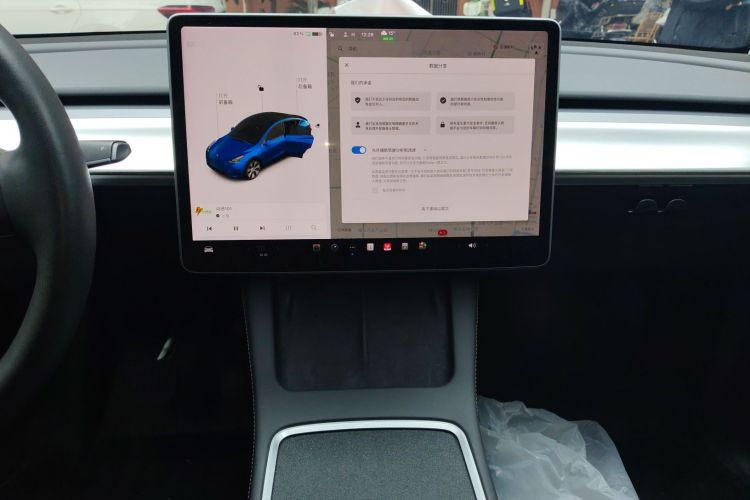 特斯拉 Model Y 2021款 标准续航后驱版中控内饰16