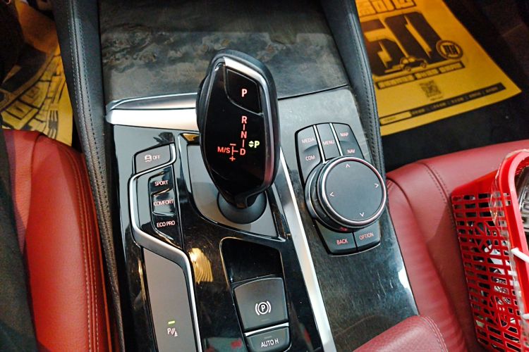 宝马5系 2018款 改款 530Li xDrive M运动套装中控内饰18