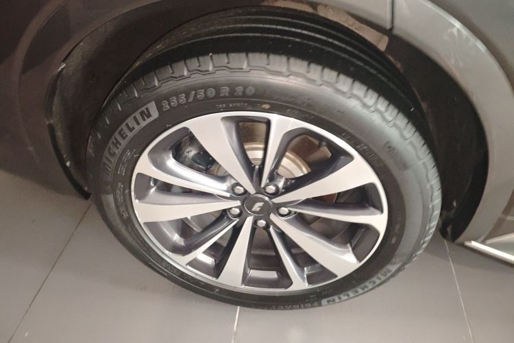 理想汽车 理想ONE 2020款 增程6座版车身外观6008