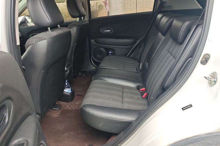 本田 缤智 2015款 1.8L CVT两驱精英型中控内饰7004