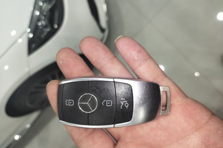 奔驰C级 2020款 C 260 L 运动版中控内饰11