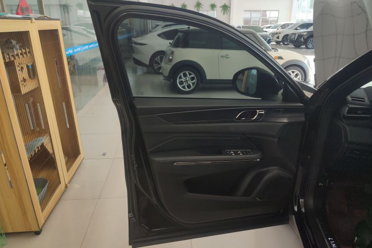 领克01 2021款 2.0TD 四驱暗夜版中控内饰47