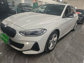 宝马1系 2023款 120i M运动曜夜版