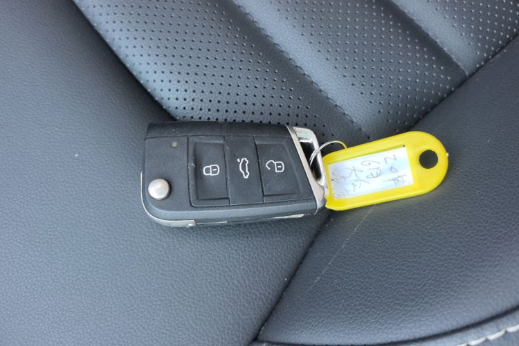 大众 凌渡 2019款 280TSI DSG舒适版 国VI中控内饰7001