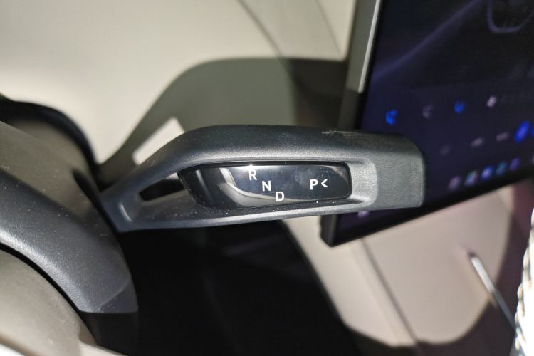 小米汽车 小米YU7 2025款 超长续航高性能四驱Max版中控内饰18