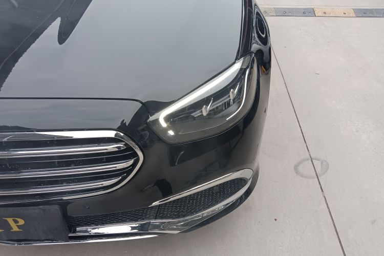 奔驰E级 2021款 E 300 L 运动豪华型局部细节36