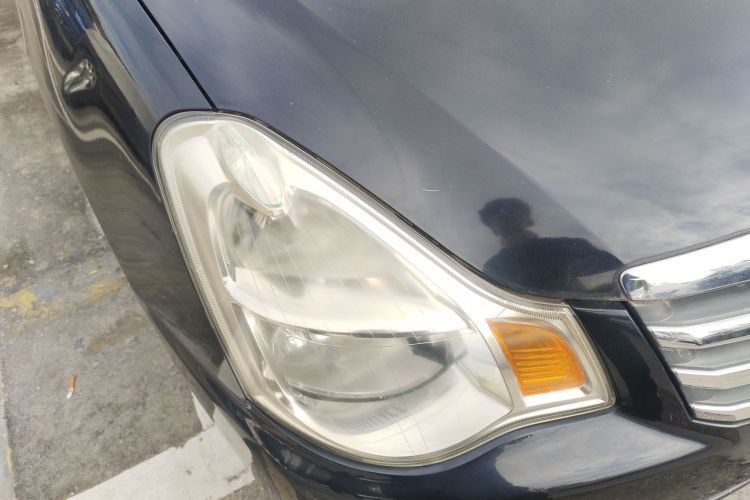 日产 轩逸 2012款 经典 1.6XE 手动舒适版车身外观8