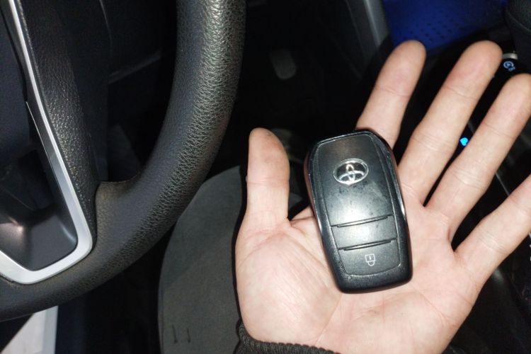 丰田 锋兰达 2023款 2.0L CVT豪华版中控内饰11