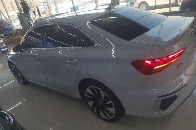 奥迪A3 2024款 A3L Limousine 35 TFSI 时尚运动型车身外观4