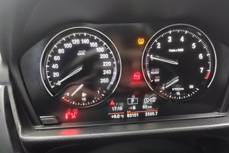 宝马1系 2017款 118i 时尚型中控内饰14