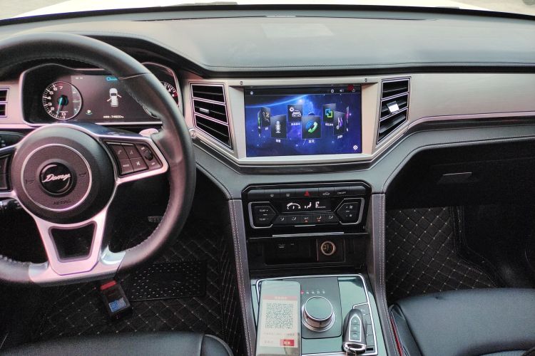 众泰 大迈X7 2018款 2.0T 自动尊贵型中控内饰16