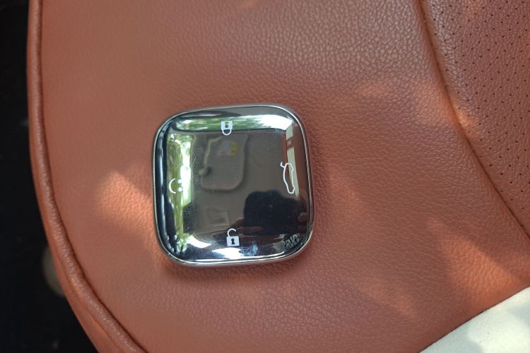 长安Lumin 2022款 210km 香甜款中控内饰7001