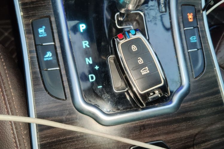 陆风X7 2015款 2.0T 全景尊贵版中控内饰7001