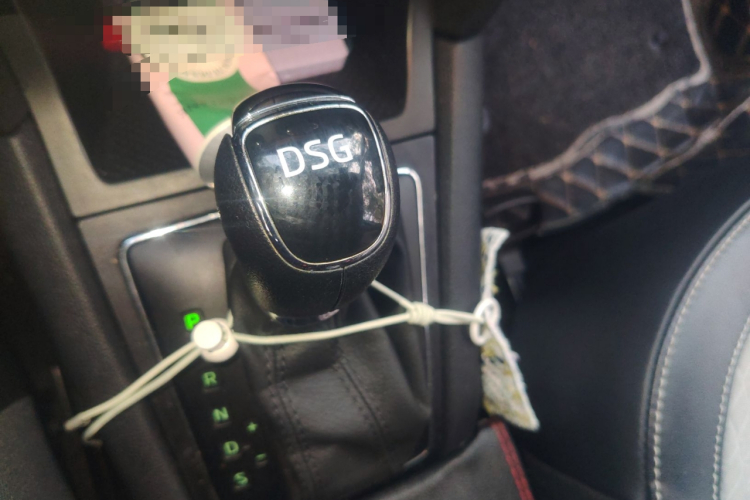 斯柯达 Yeti 2017款 TSI280 DSG前行版中控内饰18