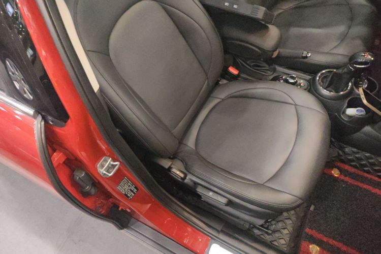 MINI 2016款 1.2T ONE 先锋派 五门版局部细节41