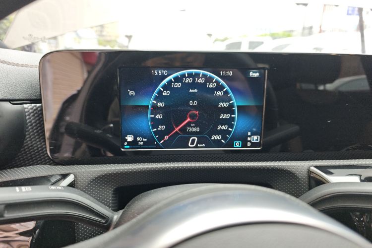 奔驰A级 2019款 A 180 L 运动轿车中控内饰14