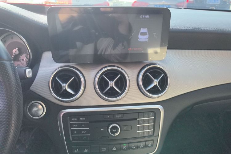 奔驰GLA 2016款 GLA 220 4MATIC 时尚型中控内饰16