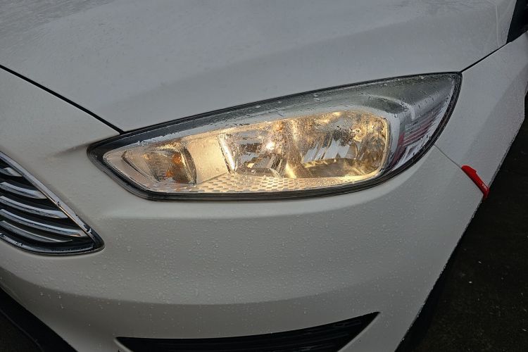 福特 福克斯 2018款 三厢经典 1.6L 自动舒适型智行版局部细节36