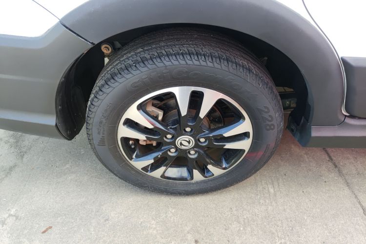 东风风光 风光370 2018款 S370 1.5L CVT豪华型 7座车身外观6003