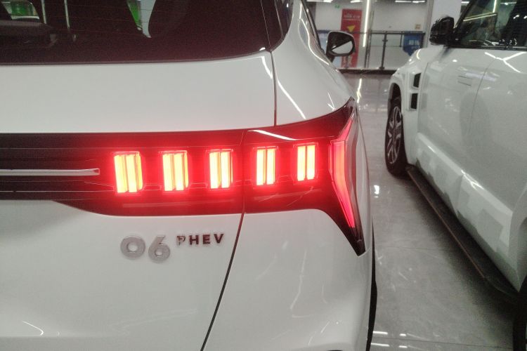 领克06 EM-P 2023款 1.5T Remix PHEV Pro车身外观9