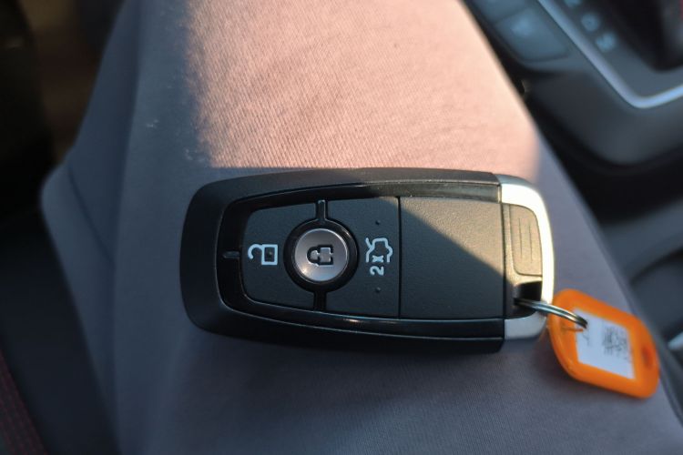 福特 福克斯 2022款 三厢 EcoBoost 180 自动ST Line中控内饰11