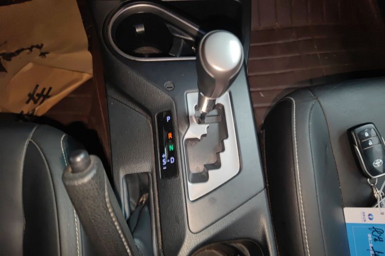 丰田 RAV4荣放 2016款 2.5L 自动四驱精英版局部细节18