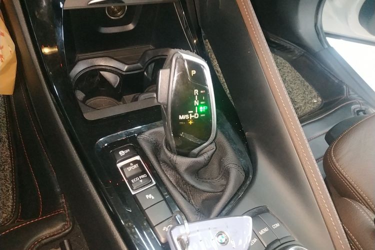 宝马X1 2019款 sDrive18Li 尊享型中控内饰18