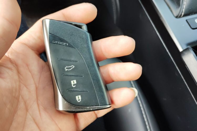 雷克萨斯ES 2020款 300h 卓越版中控内饰11