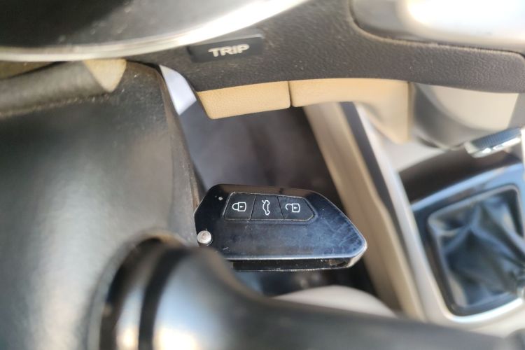 长安 逸动 2015款 1.6L 手动豪华型 国V中控内饰11