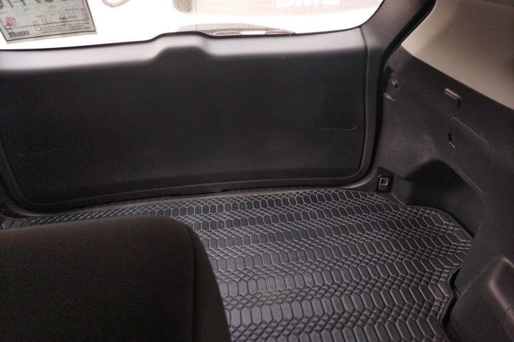 丰田 汉兰达 2023款 2.5L智能电混双擎两驱精英版 5座机舱底盘23