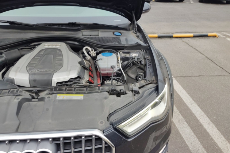 奥迪A6(进口) 2015款 3.0T allroad quattro机舱底盘26