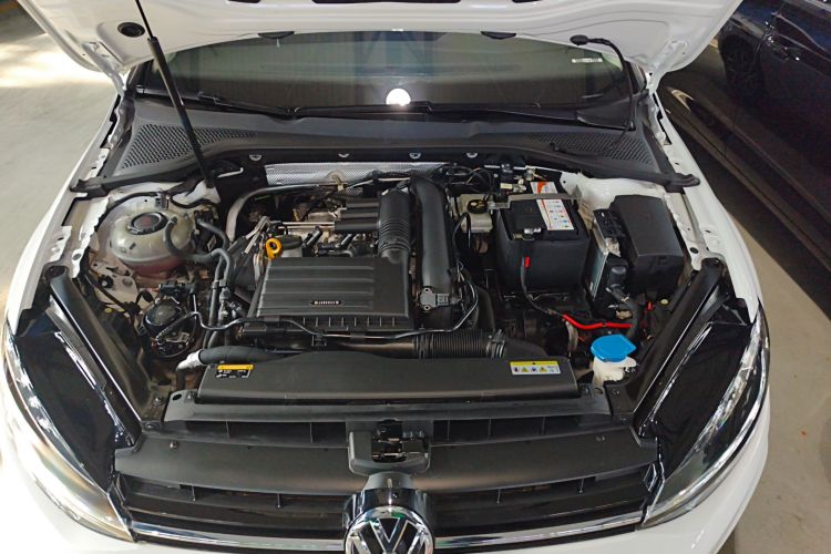 大众 高尔夫 2020款 挚爱版 280TSI DSG舒适型机舱底盘24