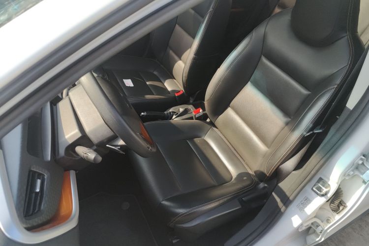 吉利汽车 远景X1 2017款 1.3L 自动玩家版局部细节19