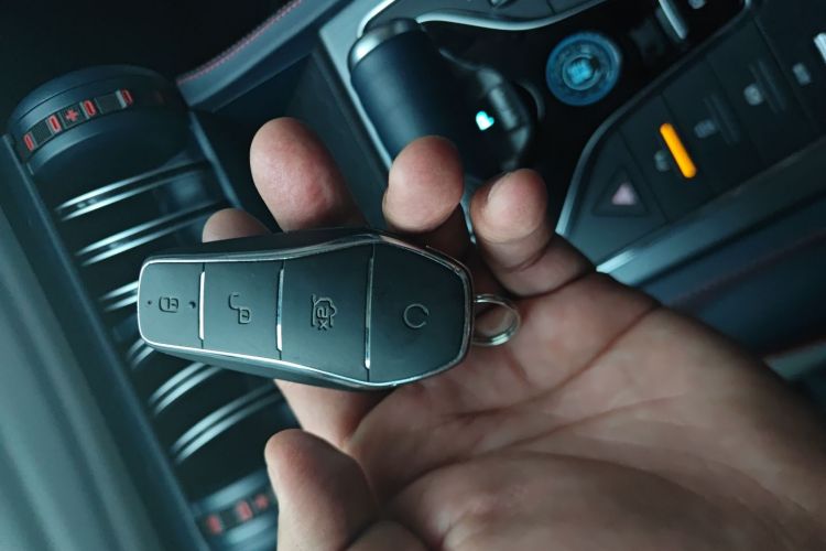 比亚迪 元PLUS 2022款 510KM 尊荣型中控内饰7001