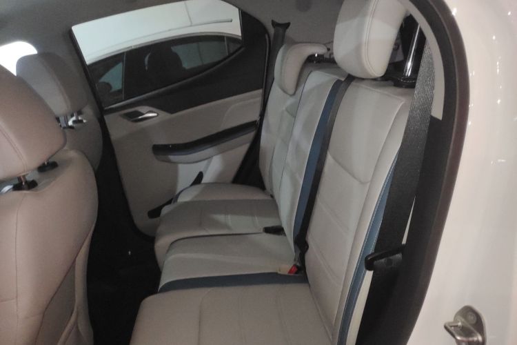 比亚迪 元Pro 2023款 401KM豪华型中控内饰7004