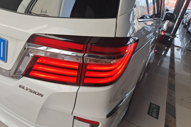 本田 艾力绅 2016款 2.4L 至尊版车身外观9