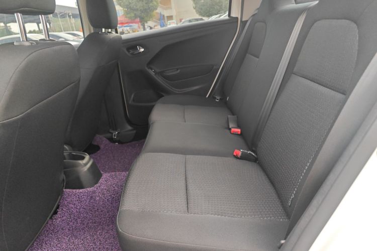 标致301 2014款 1.6L 自动舒适版中控内饰21