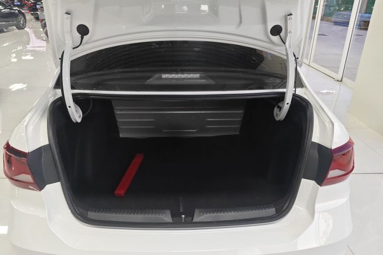 捷达VA3 2021款 1.5L 自动悦享版机舱底盘23