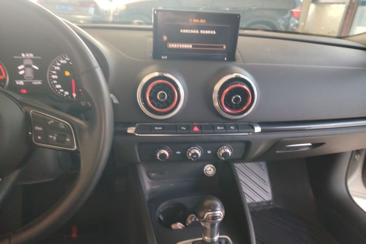 奥迪A3 2019款 Sportback 35 TFSI 时尚型 国V中控内饰16