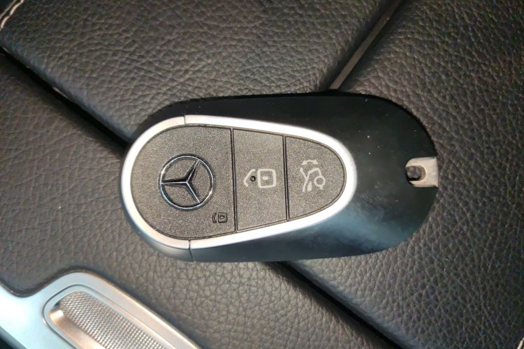 奔驰EQE 2022款 350 先锋版中控内饰7001