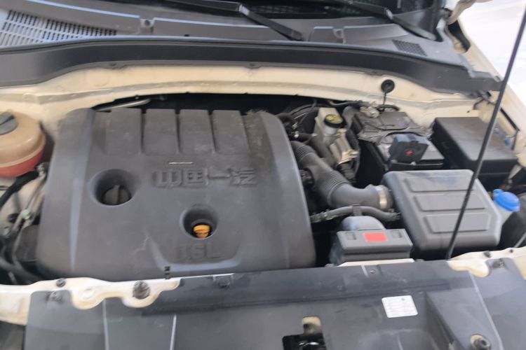 奔腾X40 2019款 1.6L 自动互联智酷型 国VI机舱底盘24