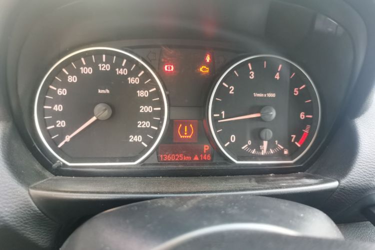 宝马1系(进口) 2011款 120i 敞篷轿跑车中控内饰15