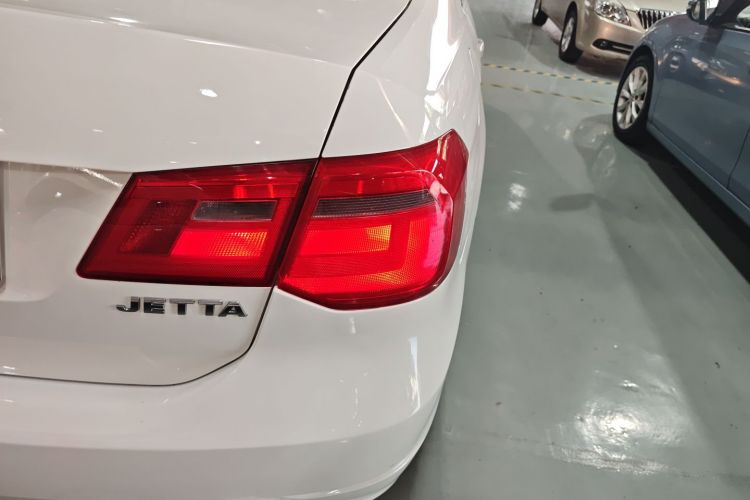 大众 捷达 2013款 1.6L 自动时尚型车身外观9